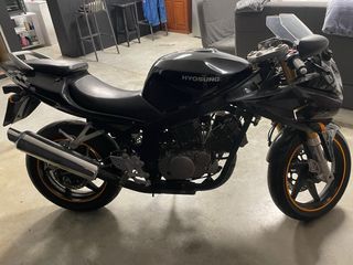 Hyosung GT125R Negra
