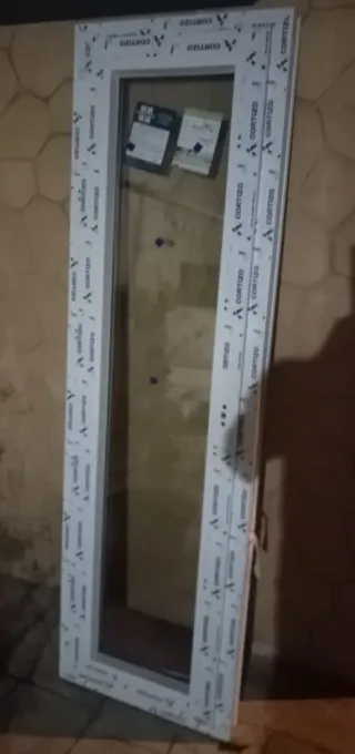 Ventana abatible oscilobatiente nueva  1,80x0.64cm