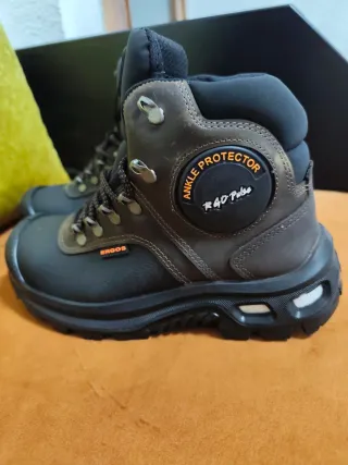 Botas Ergos Talla 39 Nuevas