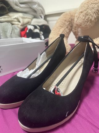 Tacones negros de cuña