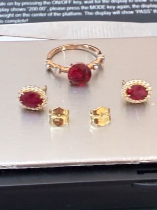 Anillo y Pendientes Oro 18-14k Rubíes Diamantes