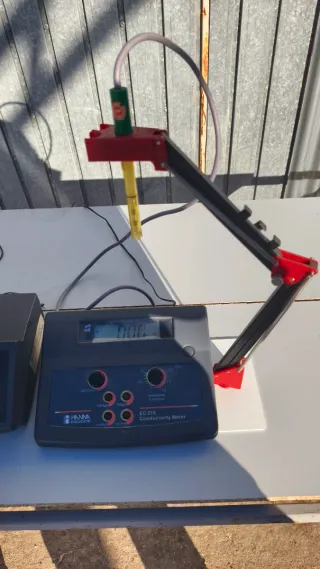 Medidor pH Hanna HI 2221 y EC Hanna EC 215