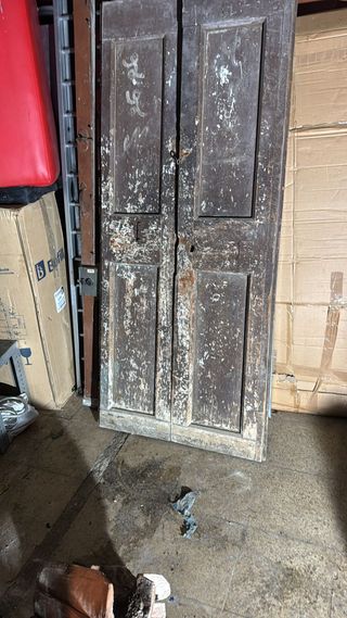 Puerta doble madera rústica antigua