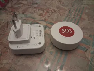 Botón SOS blanco y rojo