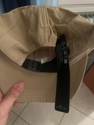 Cappello Stone Island Beige Nuovo