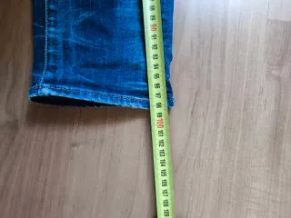 Pantalón vauqer Jeans Les Temps des Cerises t28