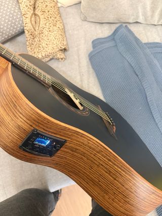 Guitarra Electroacústica BROMO