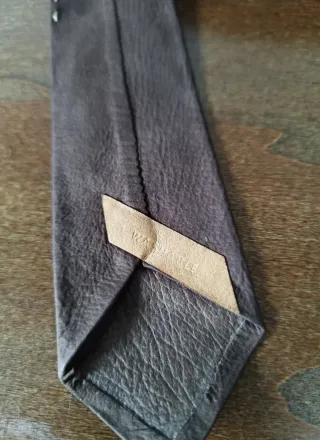 Cravatta stretta vintage in pelle