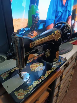 Máquina de coser antigua