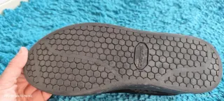 Zapatillas Desigual Negras con Estampado Floral