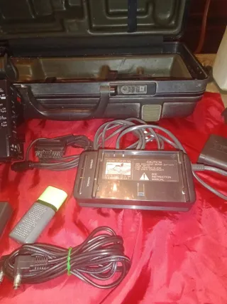 Videocámara Sharp VL-C73 + Batería BT-73G