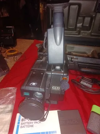 Videocámara Sharp VL-C73 + Batería BT-73G