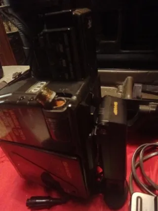 Videocámara Sharp VL-C73 + Batería BT-73G