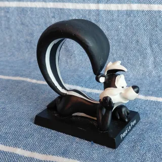 Figuras Dibujos Animados Pepe Le Pew y Miss Prissy