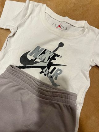 Completo Nike Jordan 2 anni