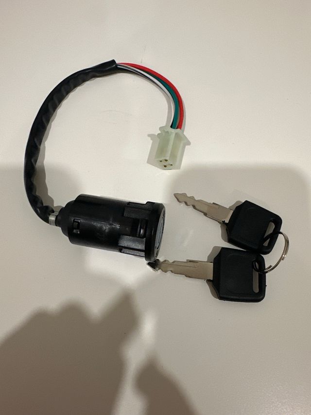 Contacto moto con 2 llaves