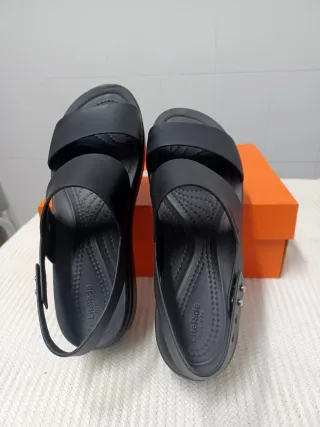 Sandalias Crocs Negras Plataforma