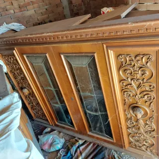 Vecchia credenza