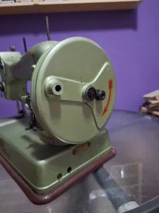 Máquina de coser Jones Popular