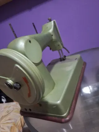 Máquina de coser Jones Popular
