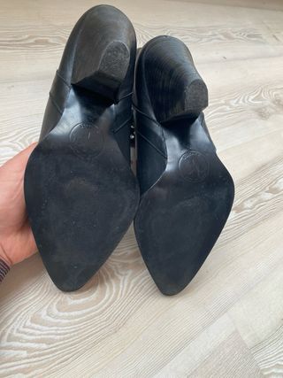 Botines Cambili Piel Tachuelas Negros