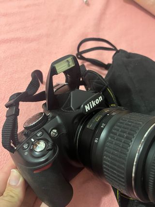 Cámara Nikon D3100 + Accesorios