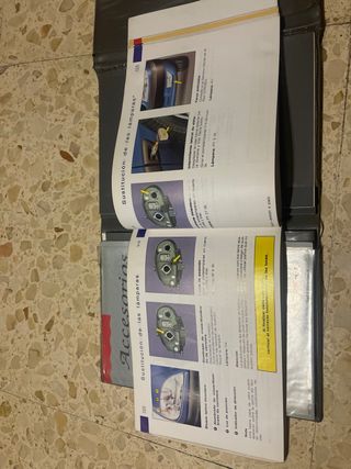 Manual y carpeta Citroën Saxo