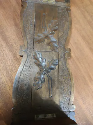 Antichi supporti per libri in legno con cani