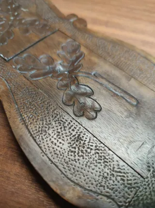 Antichi supporti per libri in legno con cani