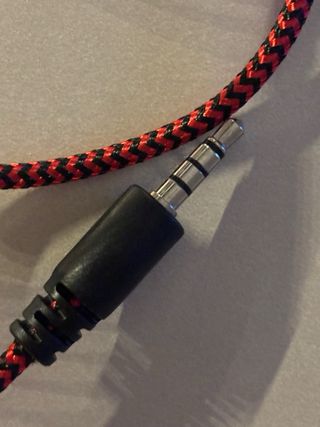 Cuffie Sades Nere e Rosse, con microfono.