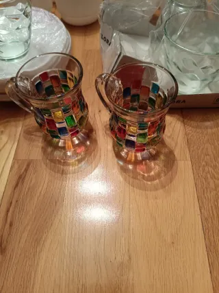 Juego 23 tazas y 5 vasos. 6 de ellas, Arcopal.