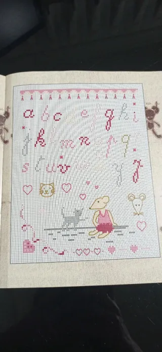 Revista de punto de cruz para bebé.