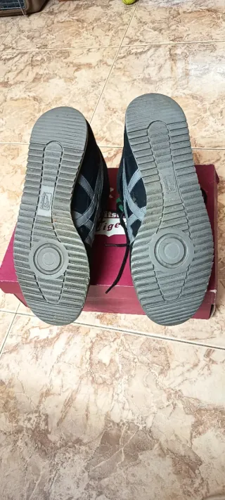 Botas Onitsuka Tiger Talla 46 Negras y Verdes