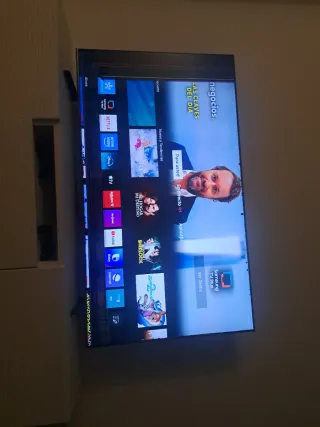 Televisor Samsung Negro con detalle