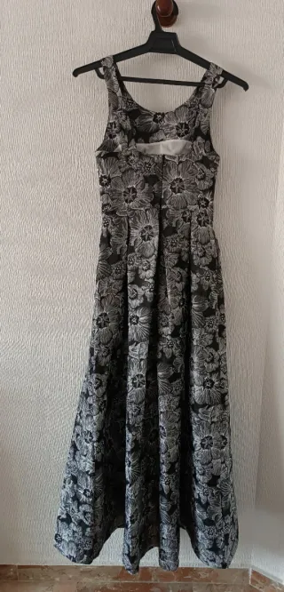 Vestido largo estampado floral.