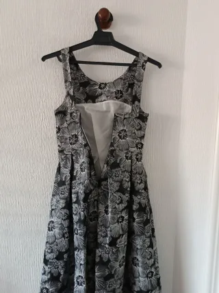 Vestido largo estampado floral.