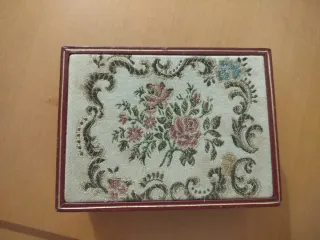Caja decorativa floral