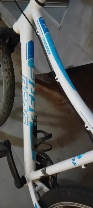 Bicicleta de Montaña Blanca y Azul