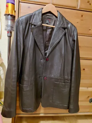 Americana de cuero marrón