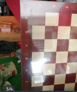 Scacchiera in legno pressato