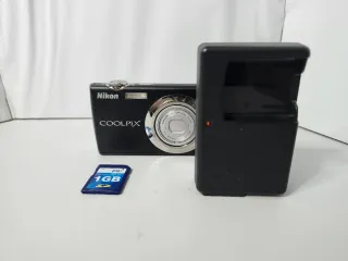 Nikon Coolpix S220 Fotocamera Digitale