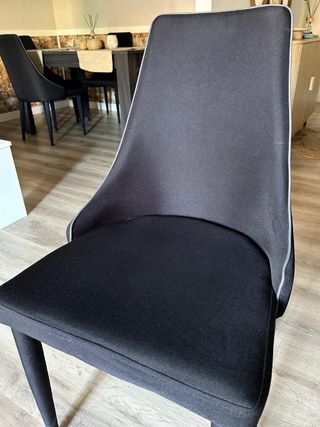 Mesa extensible Wengué + 6 sillas negras