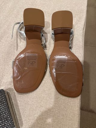 Sandalias y bolso plateado fiesta sin estrenar