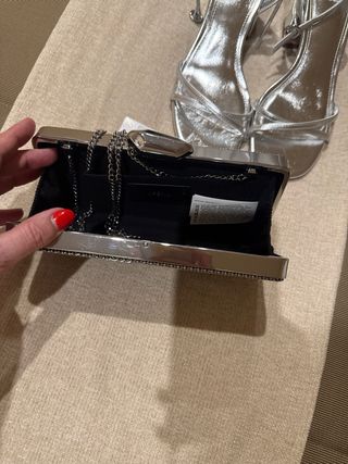 Sandalias y bolso plateado fiesta sin estrenar
