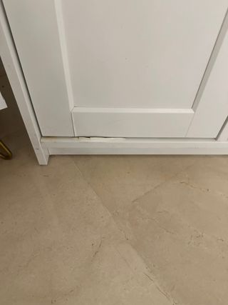 Aparador blanco con baldas y cajones