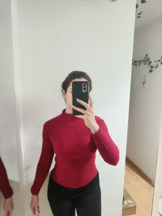 Jersey burdeos cuello alto