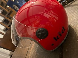 Casco rosso per bambino AWA