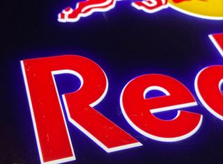 Insegna luminosa Red Bull