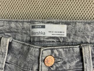 Bermuda Bershka gris rasgada