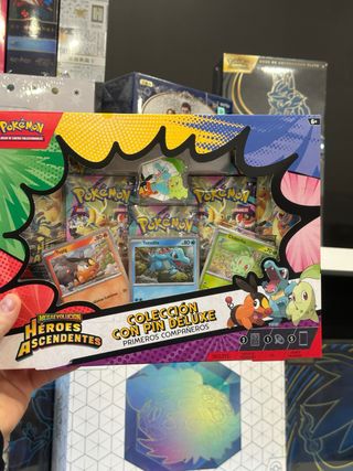3 Colección Pokémon Héroes Ascendentes con Pin